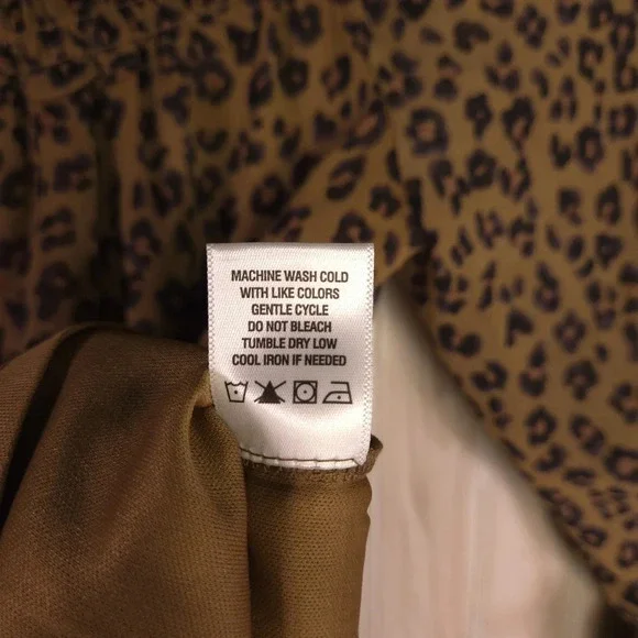 CeCe‎ Leopard Print Smocked Off Shoulder Ruffled Sleeve Sheer Top Size XS Boho - Picture 7 of 9